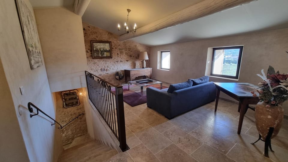 Communal lounge/ TV room, TV and multimedia, Living room, Seating area