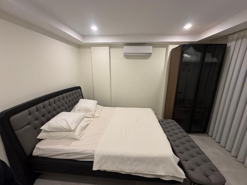 Bed, Bedroom, flat iron, air conditioner