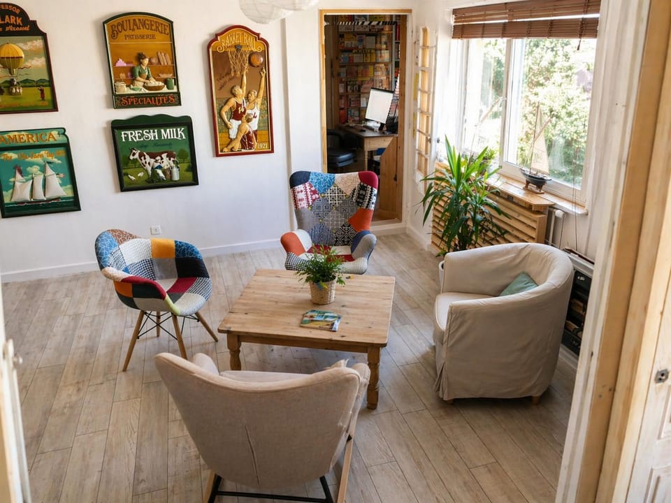 Living room, Decorative detail, Seating area