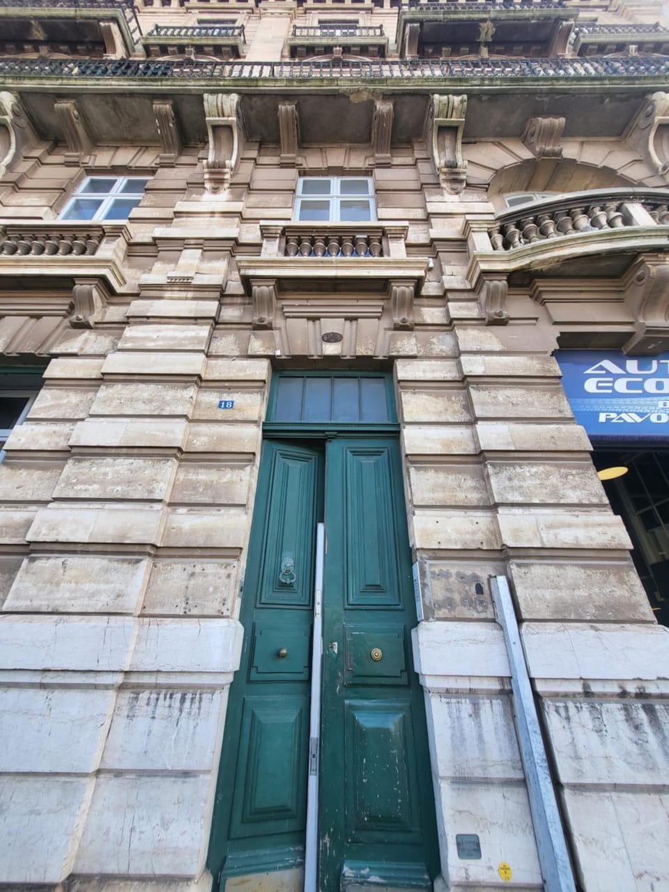 Facade/entrance