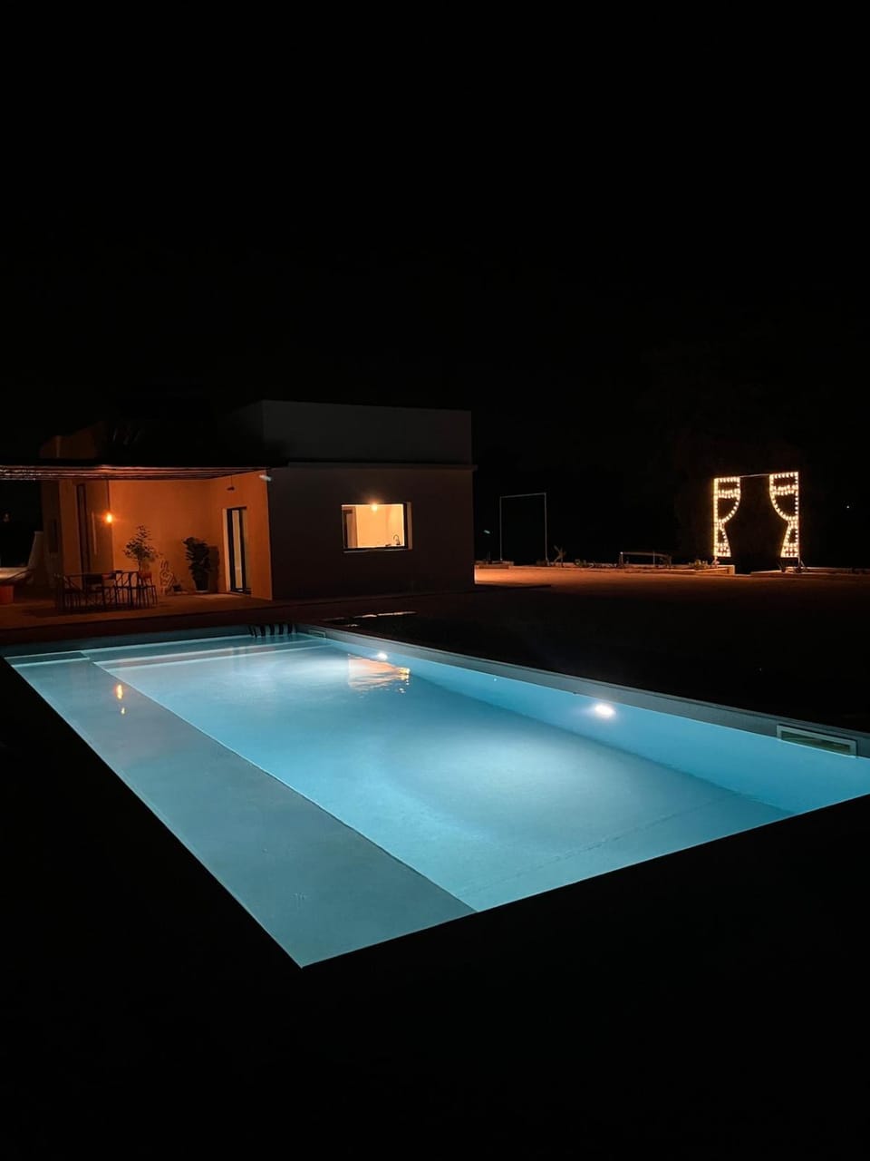 Swimming pool