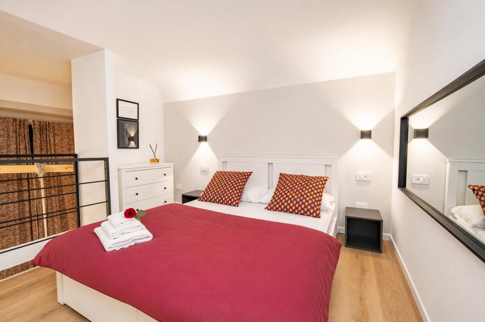 Bed, Photo of the whole room, Bedroom, flat iron, heating, internet, air conditioner
