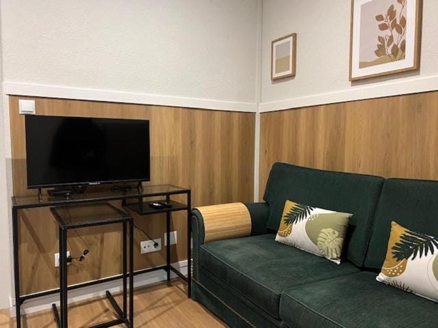 Nice and renewed 1 Bedroom Apt at Campolide - 1T Apartment in Lisbon