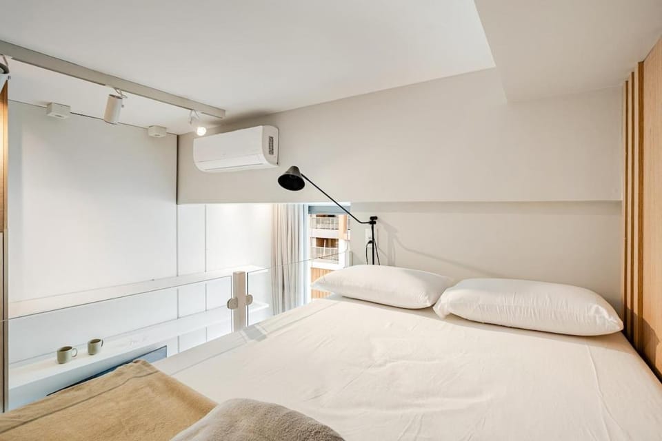 Bed, Bedroom, air conditioner