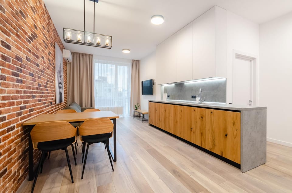 TV and multimedia, Dining area, kitchen, air conditioner