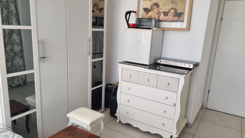 יחידה עצמאית בתוך דירה - רמת גן Apartment in Tel Aviv-Yafo