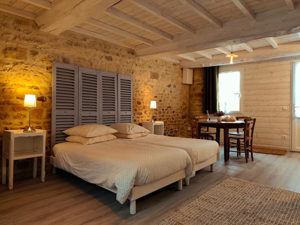Night, Dining area, Bedroom