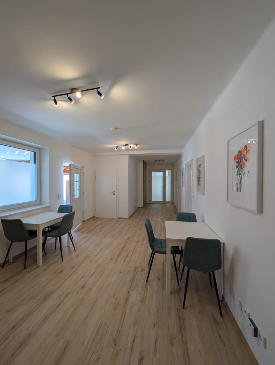 Communal lounge/ TV room