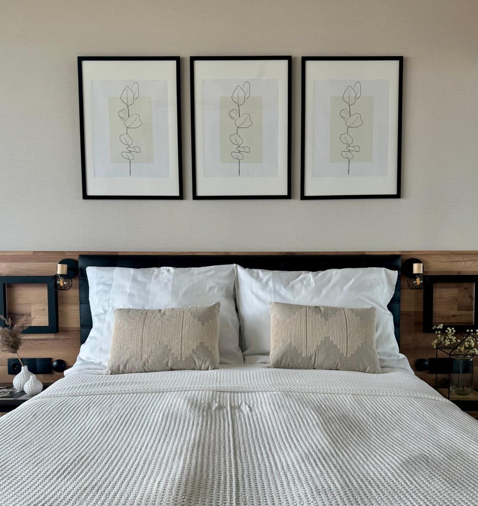 Bed, Photo of the whole room, Decorative detail, Bedroom