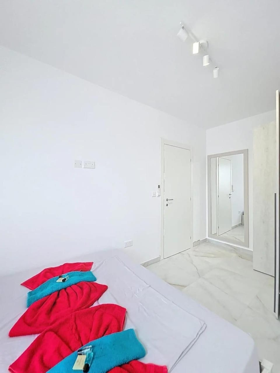 Bed, Photo of the whole room, Bedroom, wardrobe