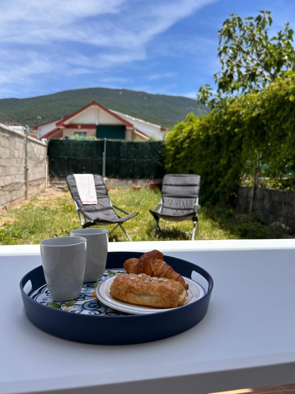 Patio, Mountain view