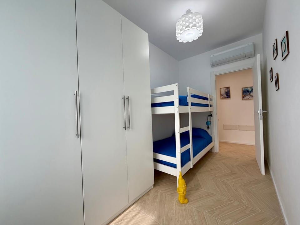 Bed, Photo of the whole room, Bedroom, bunk bed