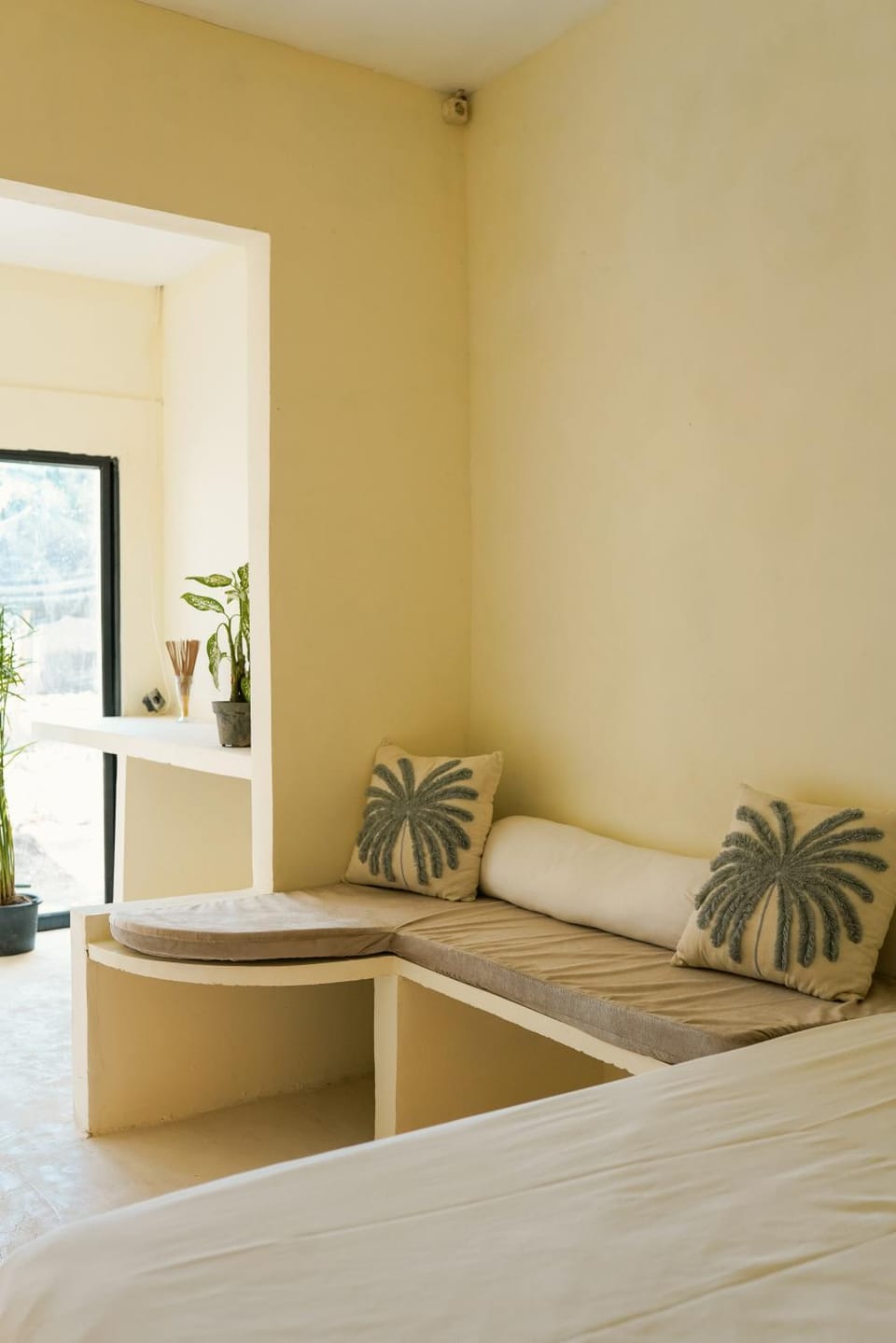 Living room, Photo of the whole room, Seating area, Bedroom