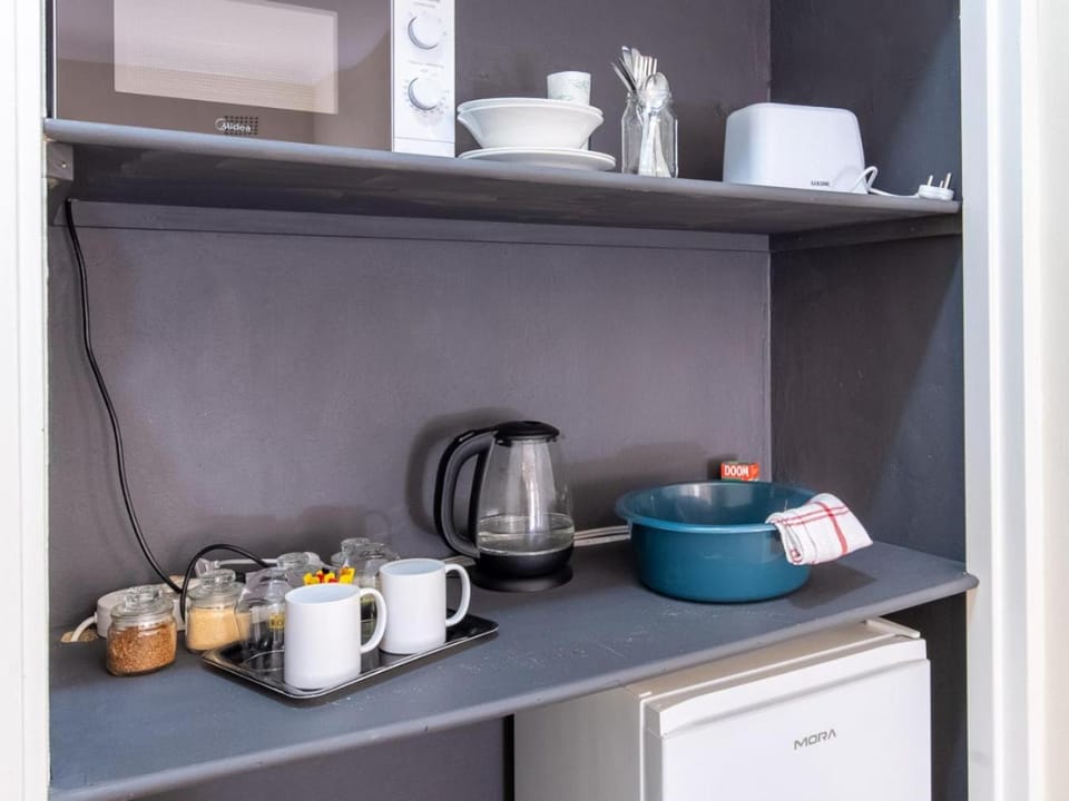 Coffee/tea facilities, Dining area