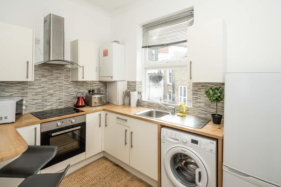 Cozy 2Bedroom by Central Line-Westfields Apartment in London