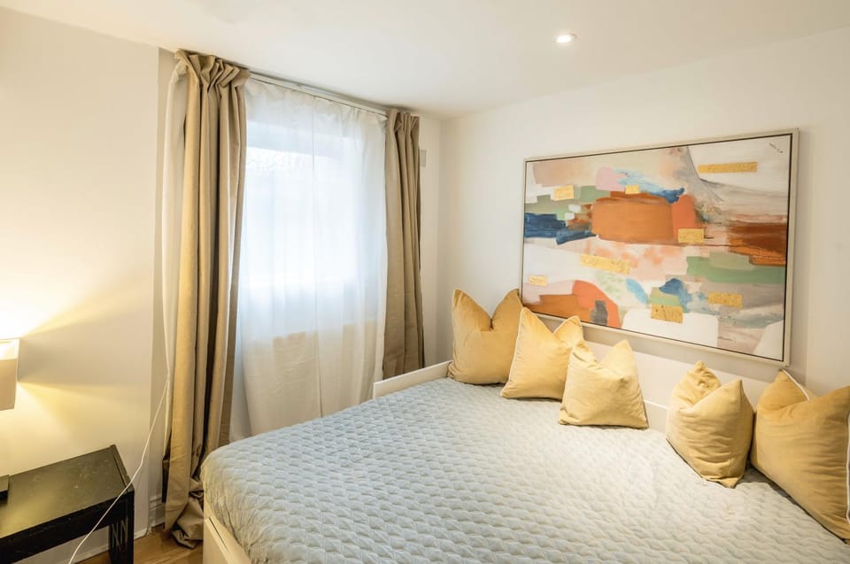 Cozy 2Bedroom by Central Line-Westfields Apartment in London