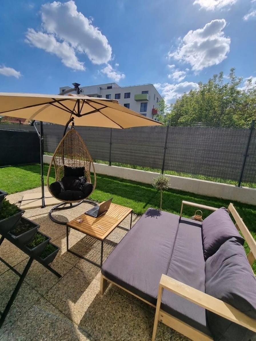 Off site, Garden, Balcony/Terrace, Balcony/Terrace, Seating area