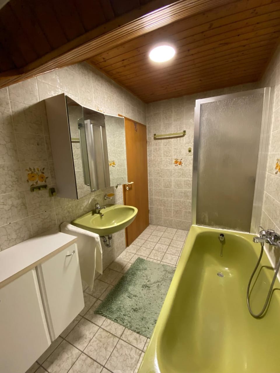 Bathroom, Bath, towels