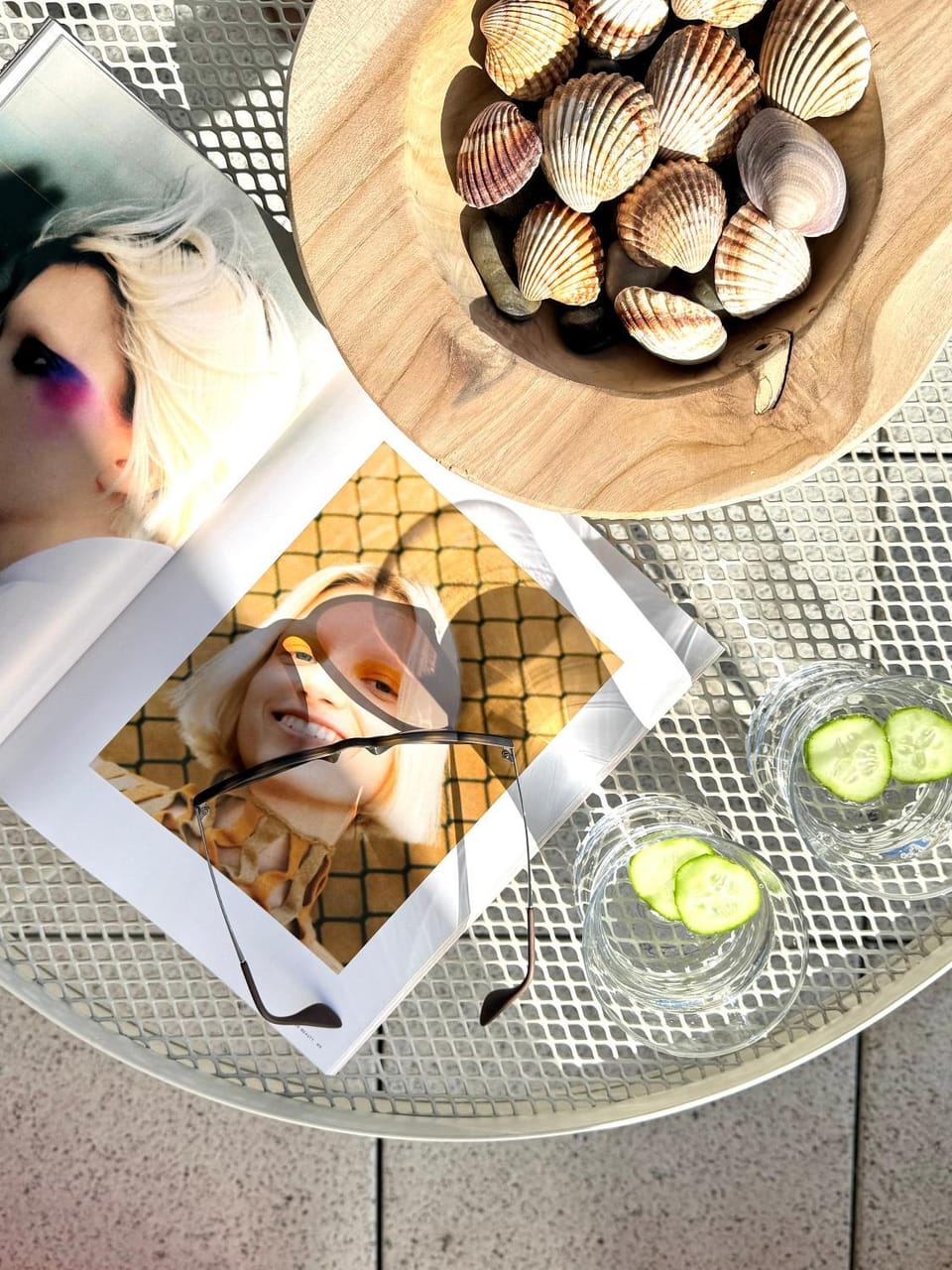 Day, Decorative detail