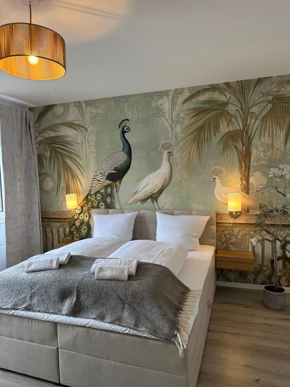Bed, Photo of the whole room, Bedroom