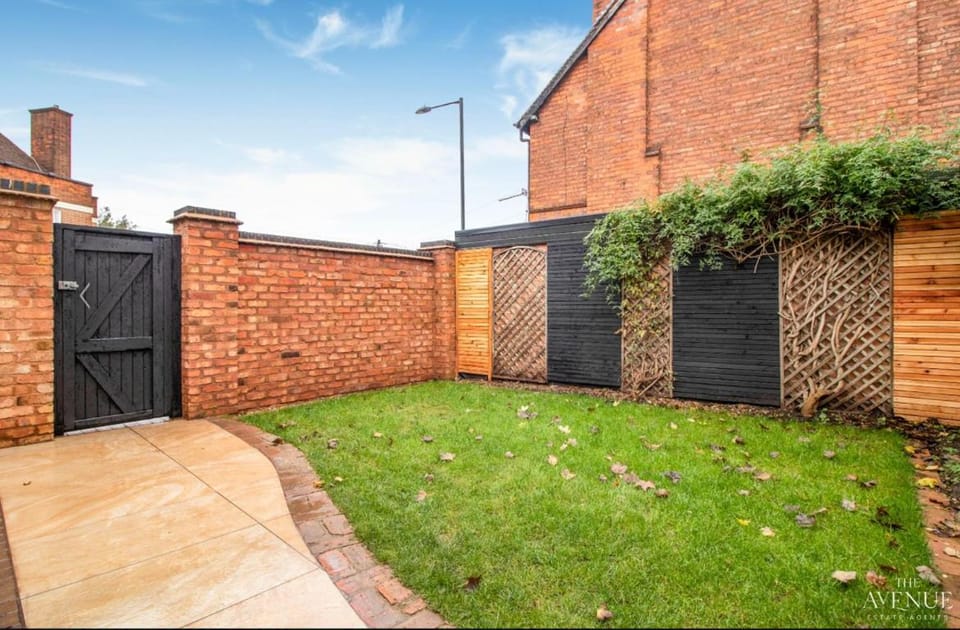 Salubrious Area, 1 double bedroom, NEC, BELFRY, BIRMINGHAM, RESORTS WORLD, DAYTON MANOR, House in The Royal Town of Sutton Coldfield