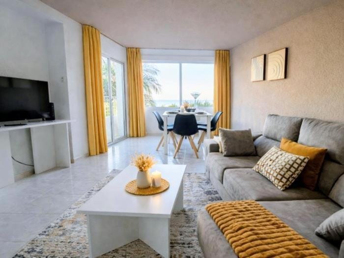 Apartamento con acceso directo a la playa Apartment in Villajoyosa