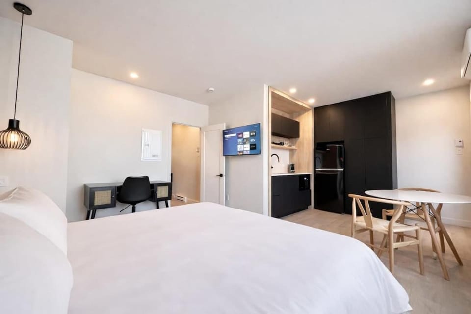Studio 8 Bob Marley Clim 5 min centre-ville Apartment in Quebec City