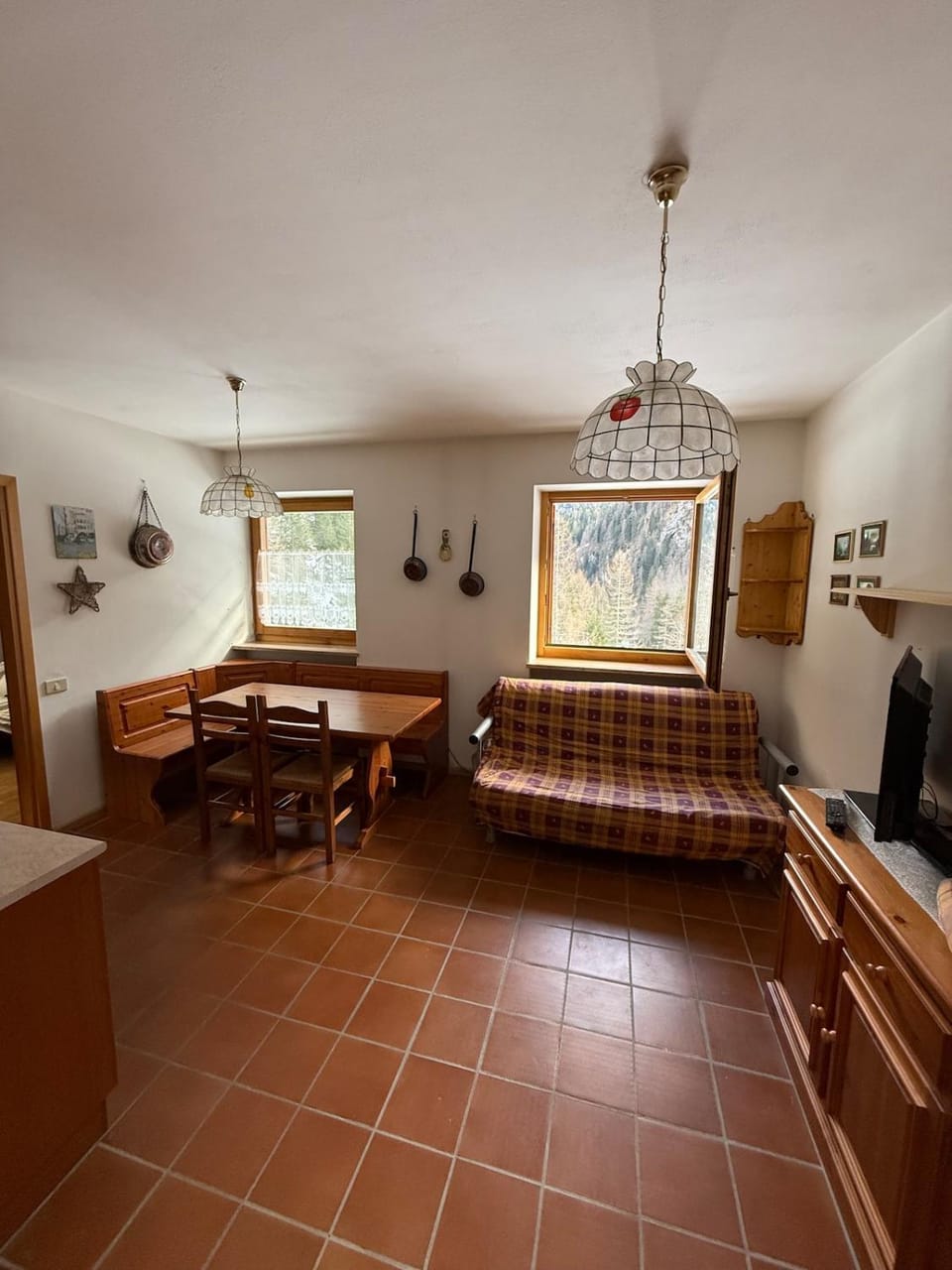 Kitchen or kitchenette, Living room