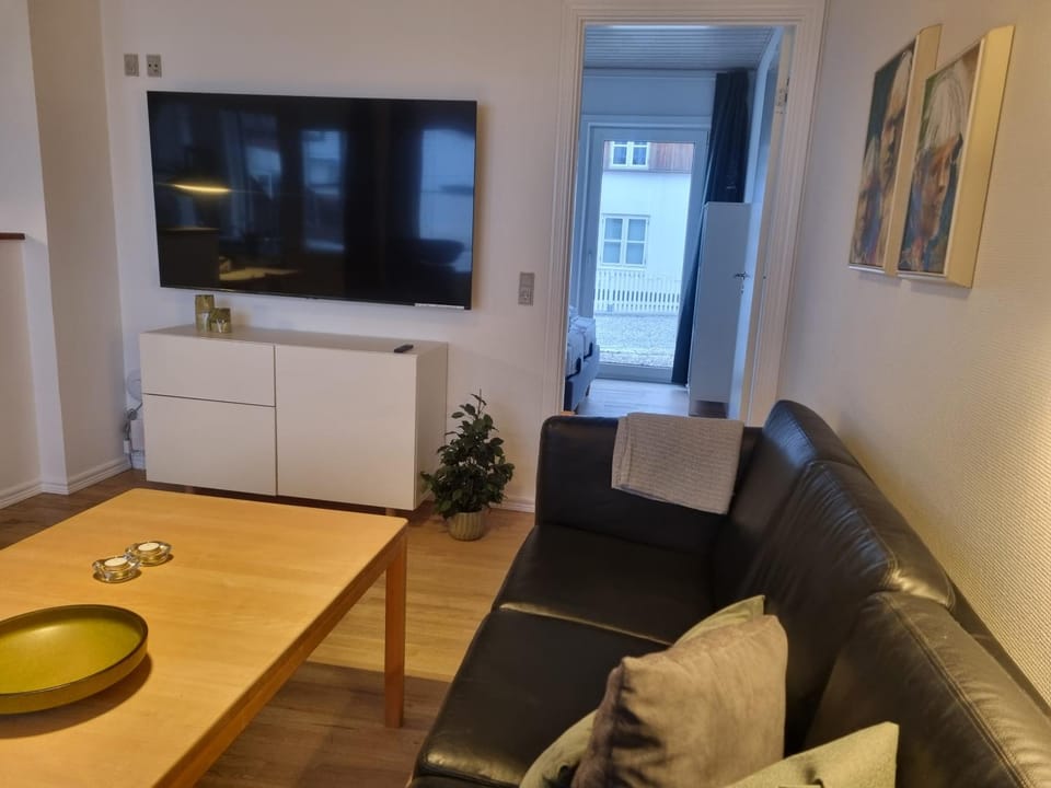TV and multimedia, Living room, Dining area