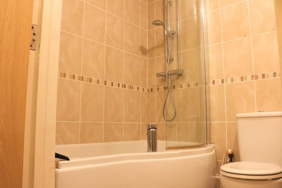 Modern Comfort 1BR Home for 3 Free Parking Apartment in Bristol