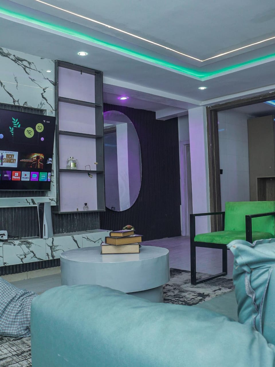 Luxury 2BR Wuse 2 - 247 Power Free Wi-Fi Apartment in Abuja