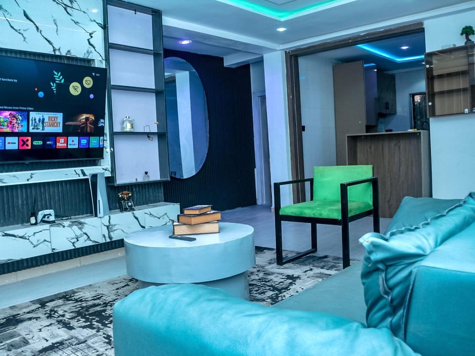 Luxury 2BR Wuse 2 - 247 Power Free Wi-Fi Apartment in Abuja