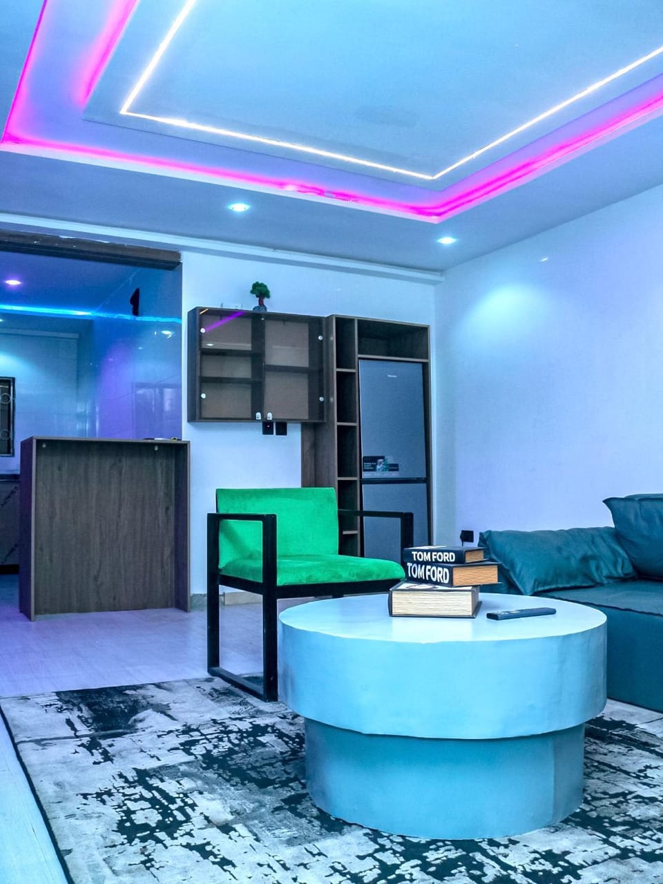 Luxury 2BR Wuse 2 - 247 Power Free Wi-Fi Apartment in Abuja