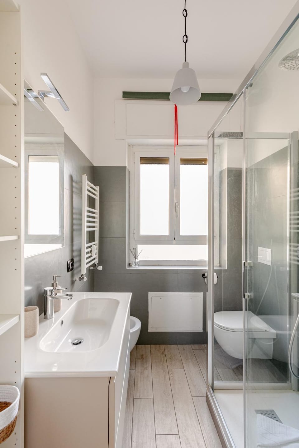 Shower, Toilet, Bathroom, Bath, bidet, towels