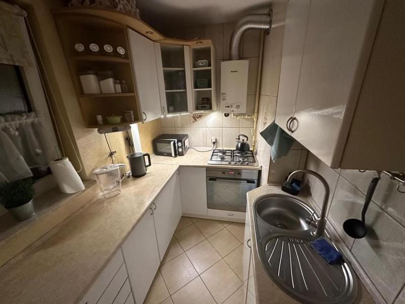 microwave, kitchen