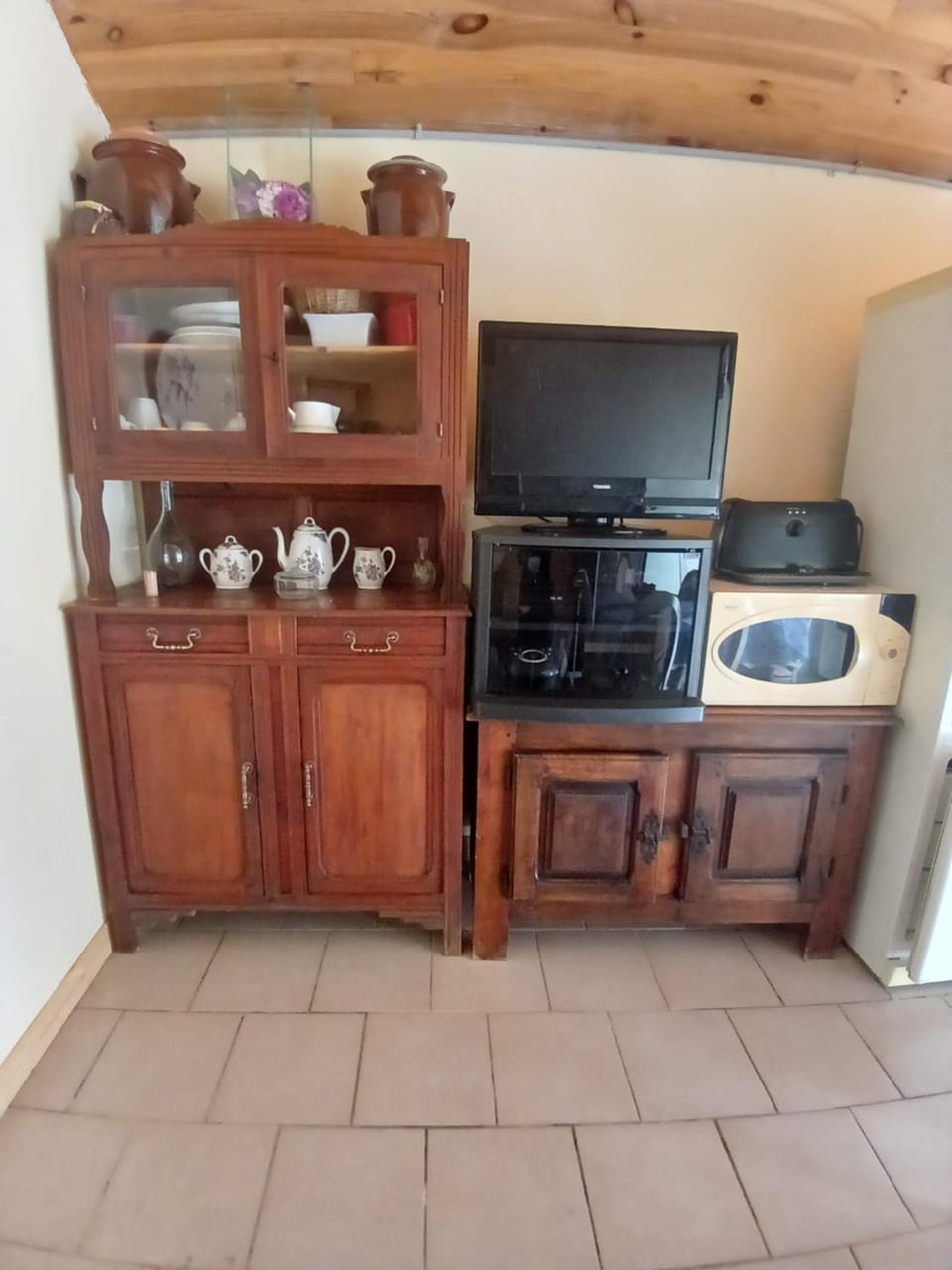 TV and multimedia, toaster