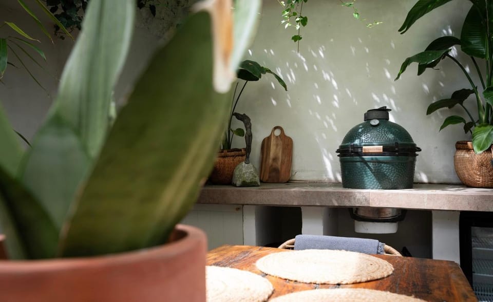 BBQ facilities, Lounge or bar