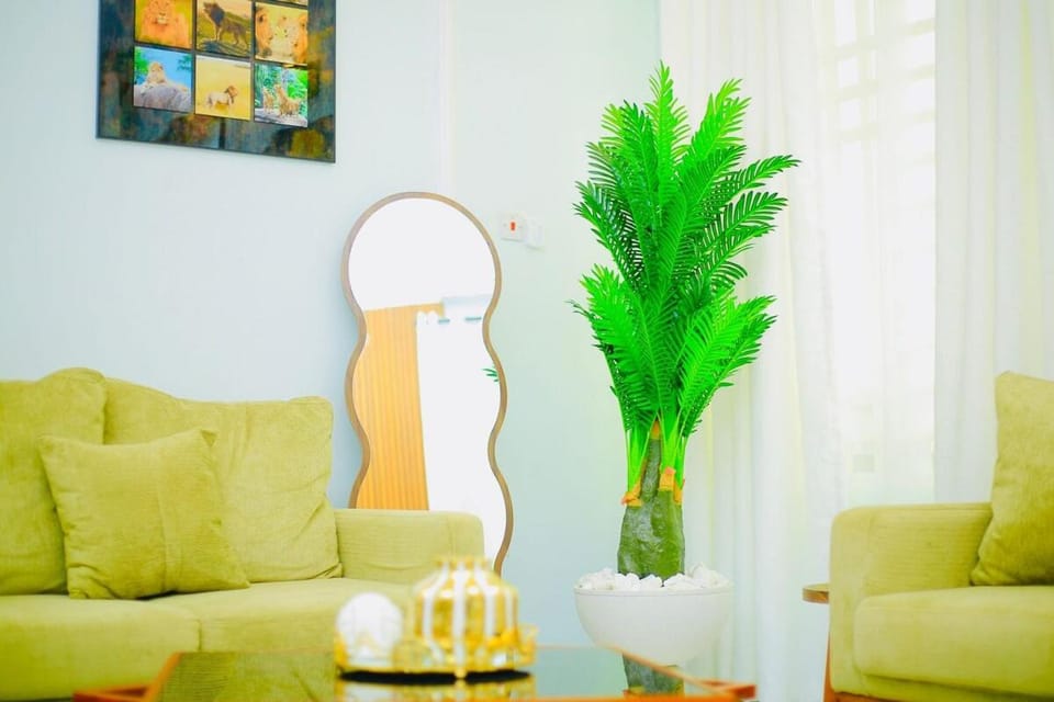 Elegant, family friendly 3-bedroom near transit Apartment in Tanzania