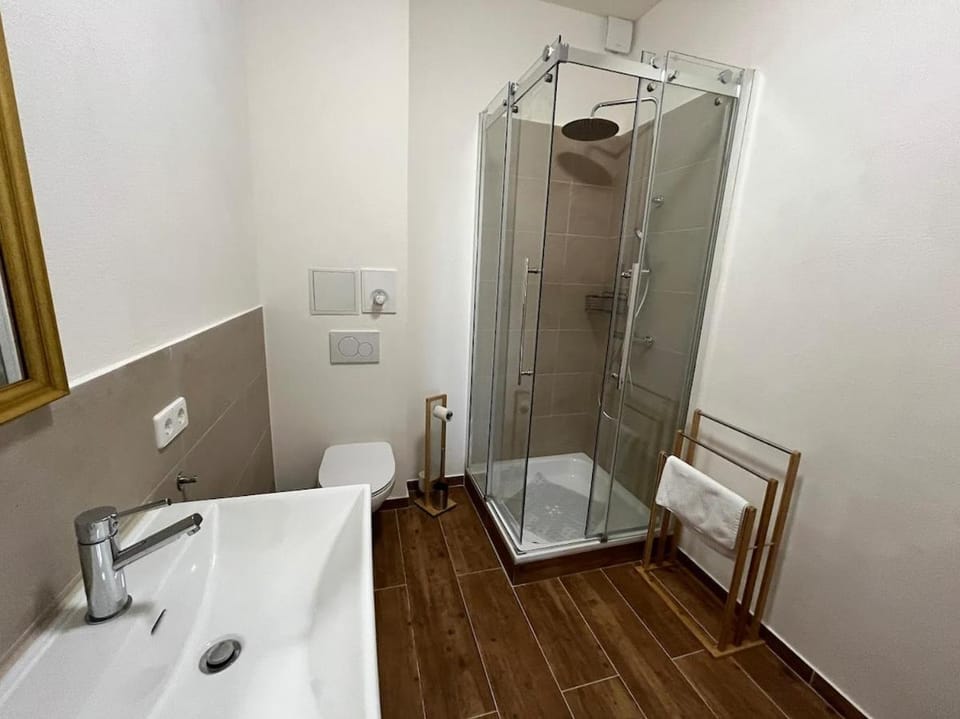 Historic Building- 9 Bedrooms - Groups up to 26 Apartment in Baden-Württemberg