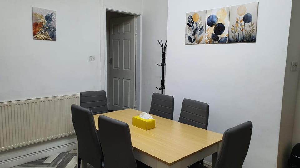 Adorable Home, Tunstall, Stoke-on-Trent Apartment in Stoke-on-Trent