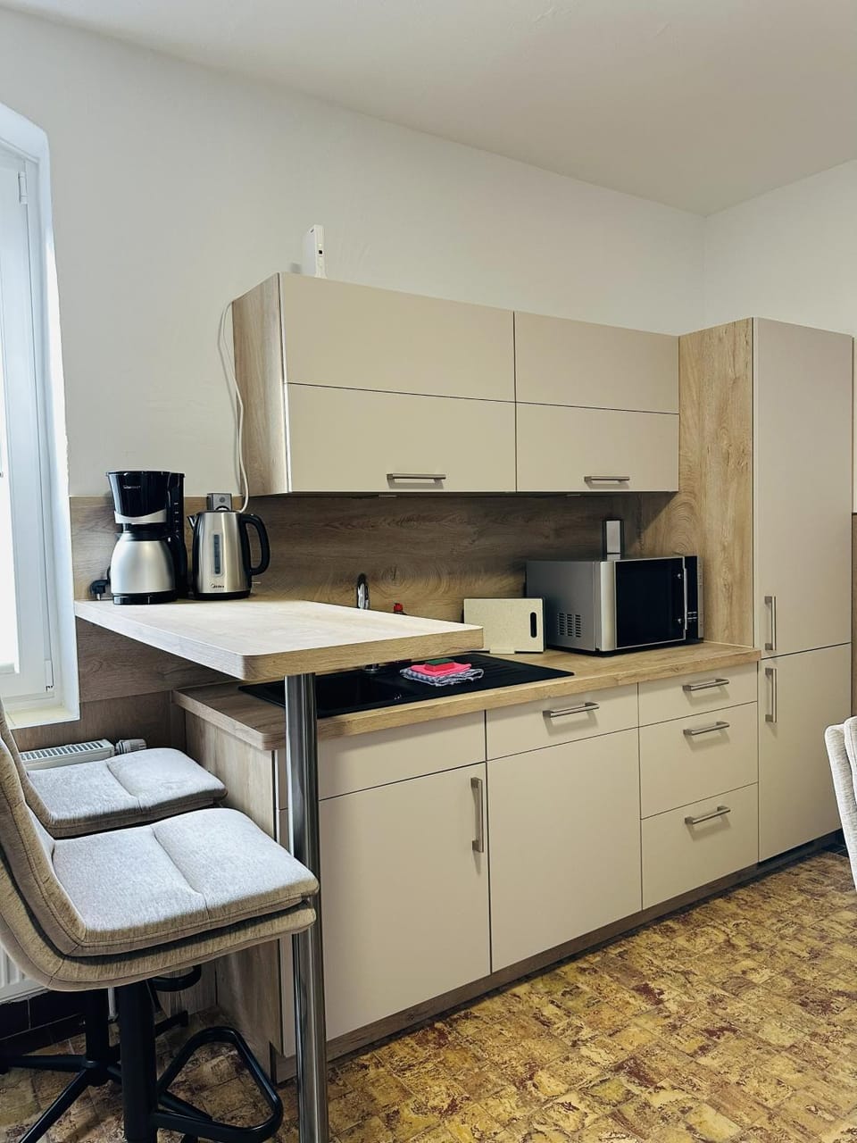 Coffee/tea facilities, Kitchen or kitchenette, kitchen