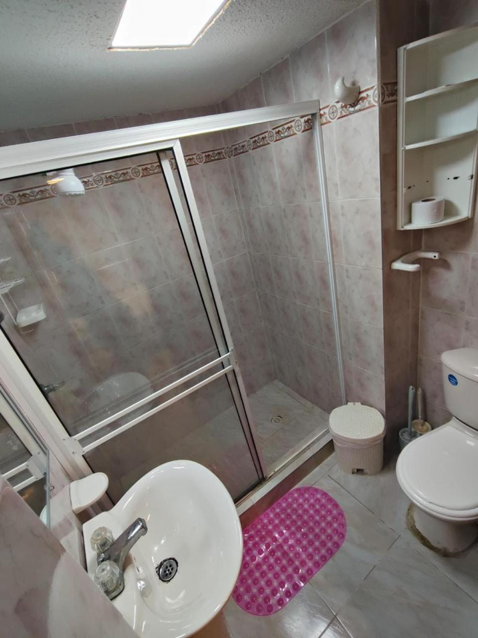 Remodelado apartamento con balcon a 50 mts de playa principal Apartment in San Andres