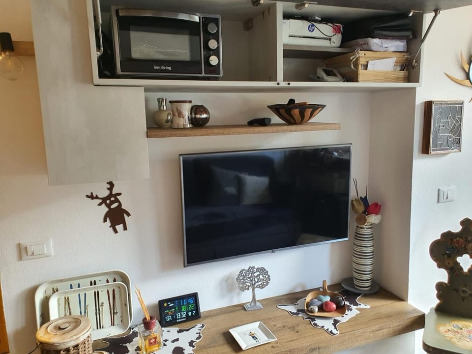 Luxury Smart Working Suite - Vista Dolomiti & Wi-Fi High-Speed Apartment in Madonna di Campiglio