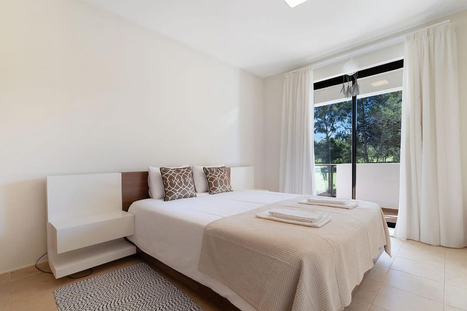 Alvor and Away Luxury Golf View Apartment in Alvor