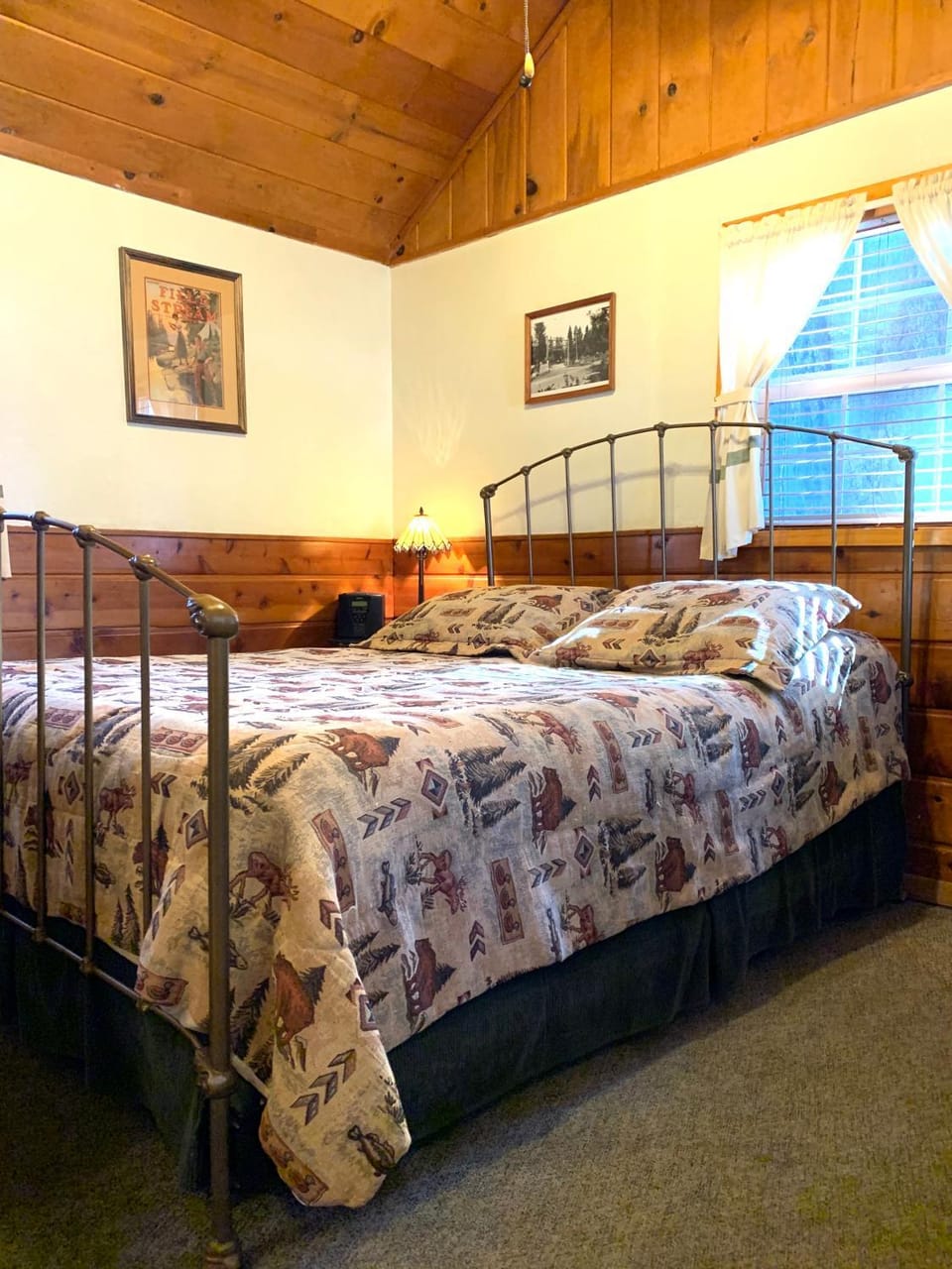 Rustic Cottages Inn in Tahoe Vista