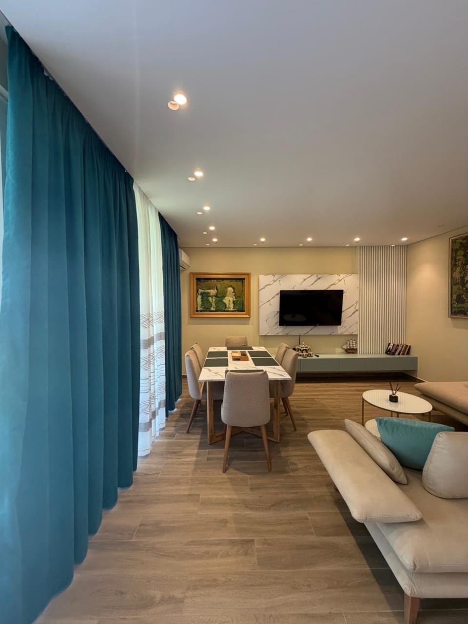 Communal lounge/ TV room, TV and multimedia, Living room