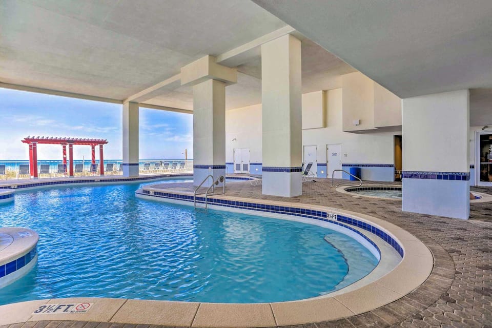 Gulf-Front Fun! Majestic Beach Resort Condo House in Long Beach