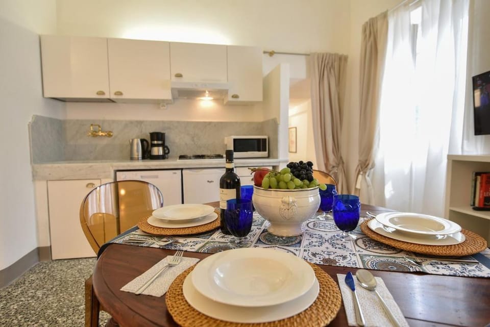 Kitchen or kitchenette, Dining area, oven, stove, toaster