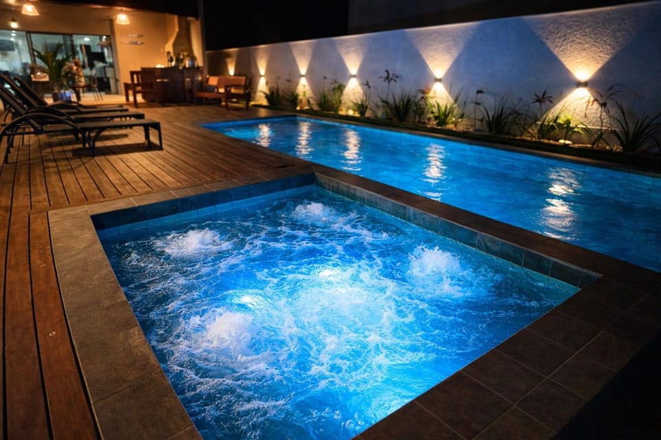 Hot Tub, Swimming pool