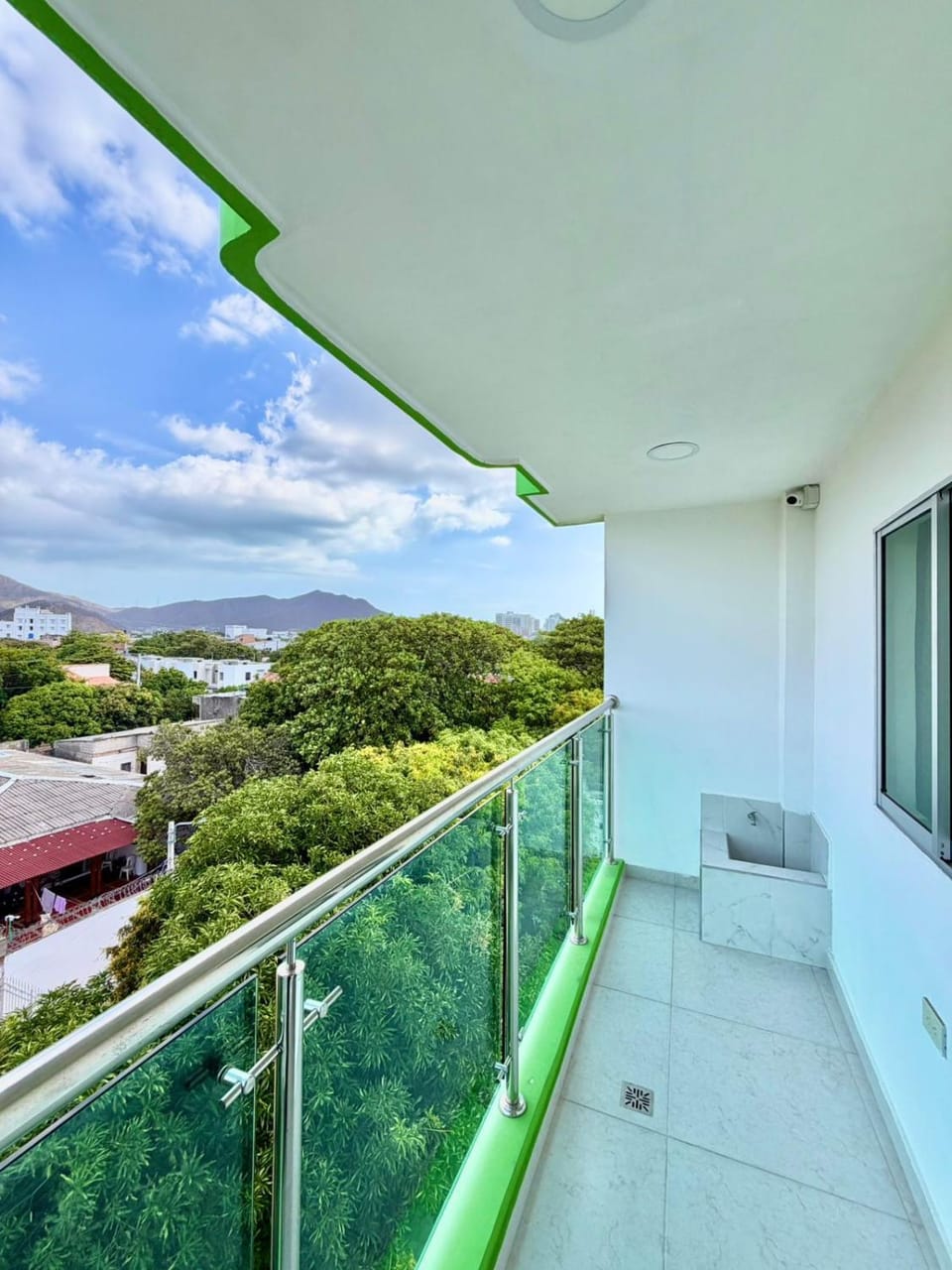 HOSTAL LA MARINA sm Bed and Breakfast in Santa Marta
